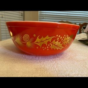 Golden leaf Pyrex mixing bowl